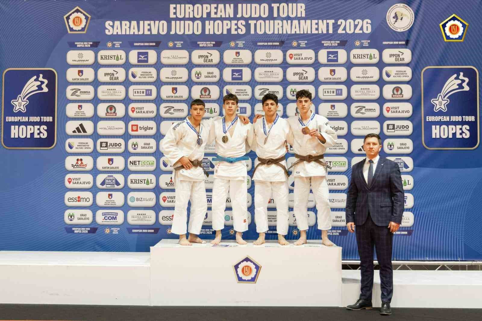 Kağıtspor’dan ulusal ve uluslararası arenada madalya yağmuru