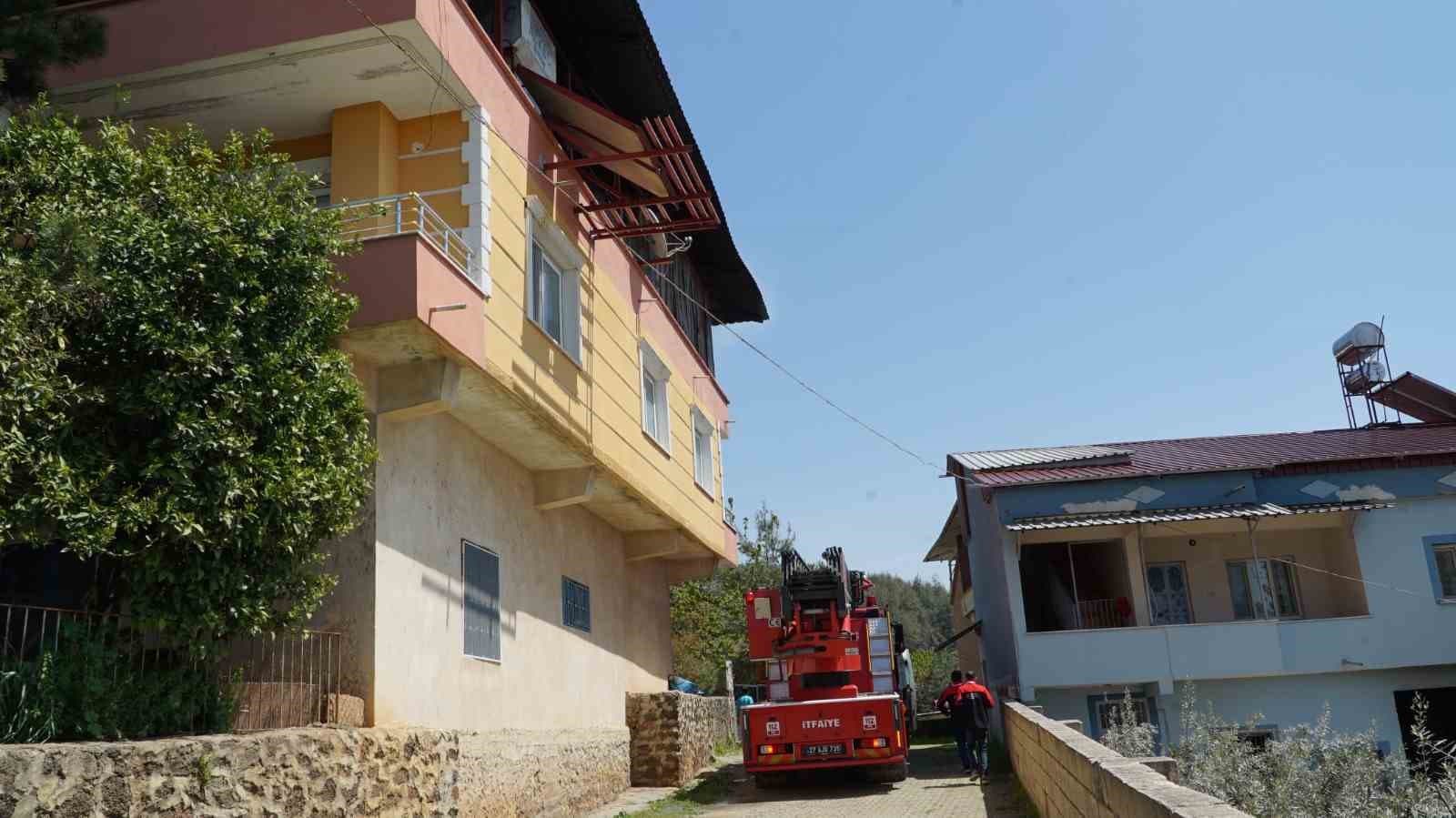 Gaziantep’te bir evde meydana gelen patlama paniğe neden oldu