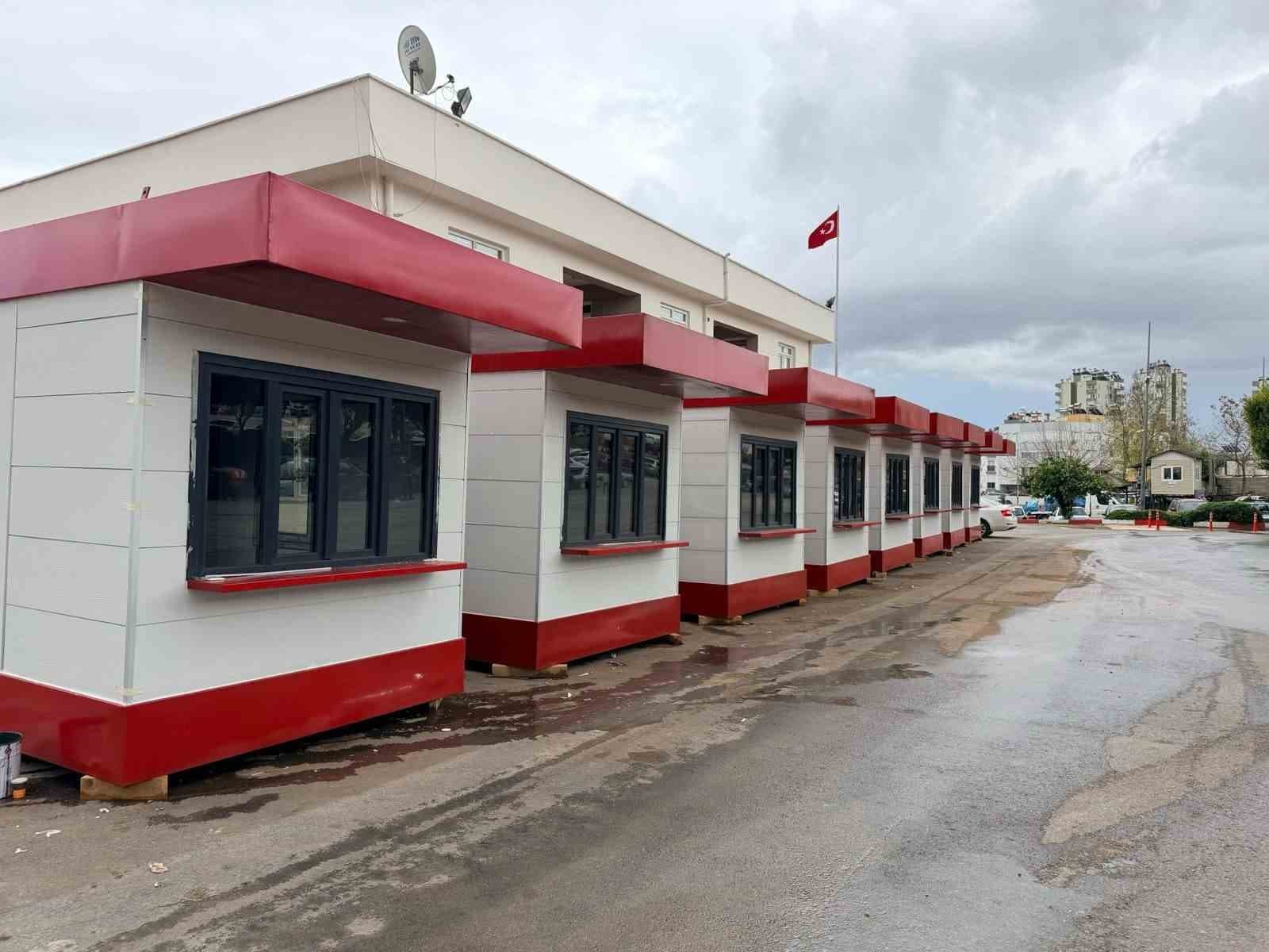 Kepez’e kırmızı-beyaz modern ekmek büfeleri