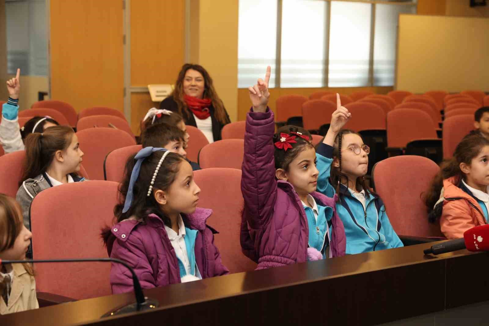 Osmangazi Belediyesi’nden çocuklara yerel yönetim bilinci