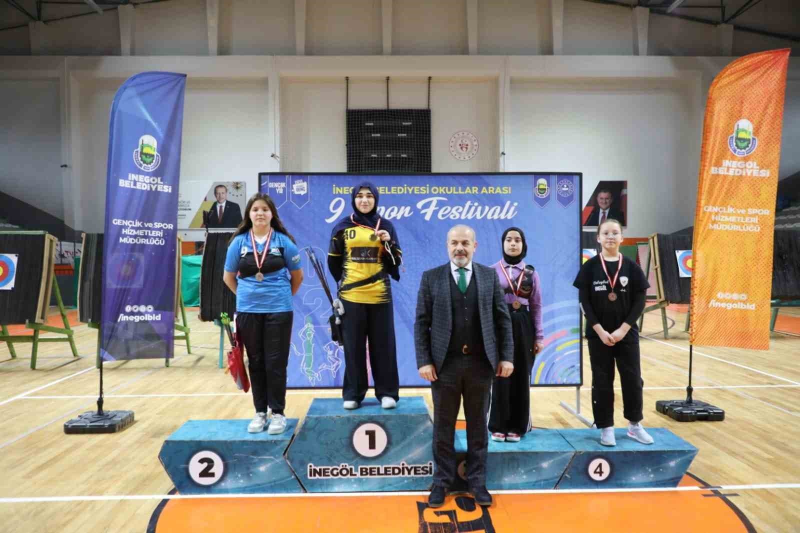 Spor festivalinde öğrenciler okçular yarıştı