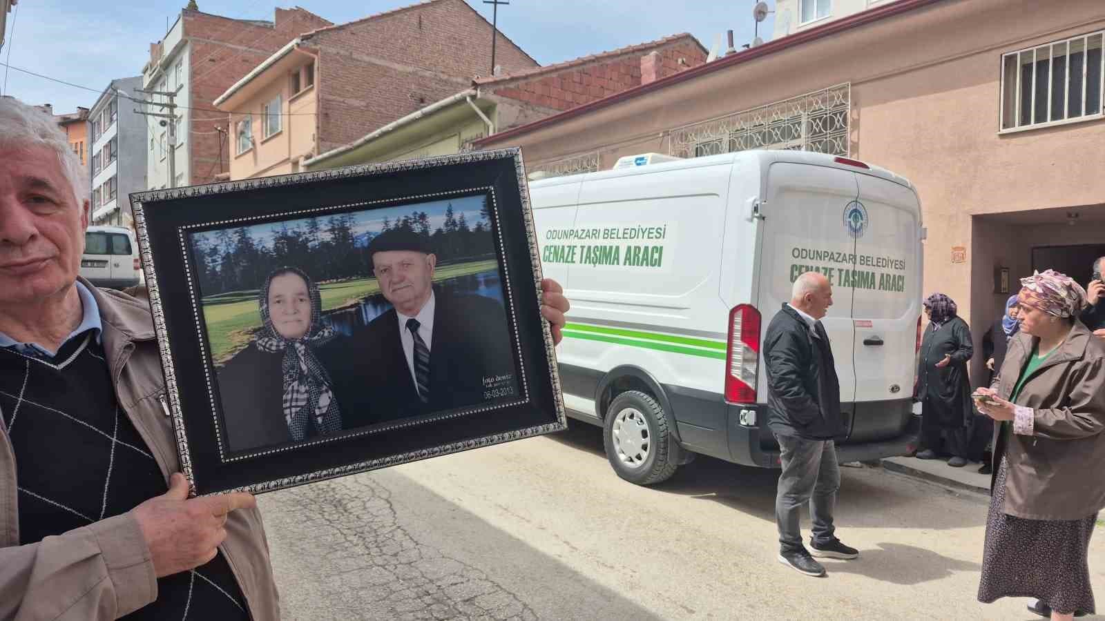 70 yıllık büyük aşkta hüzünlü veda: Birer gün arayla hayatlarını kaybettiler
