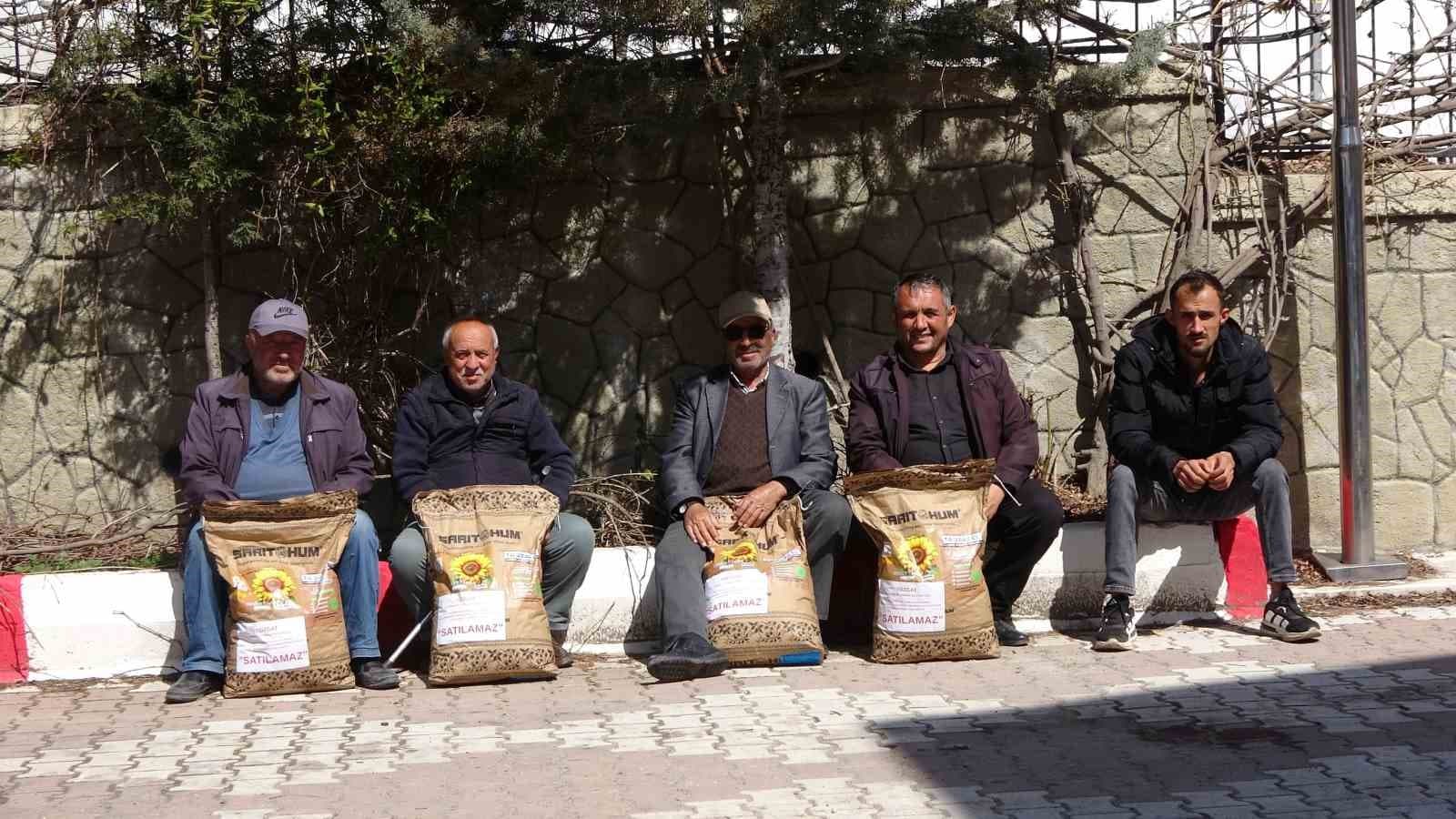 Yozgat’ta 676 paket yerli ve milli ayçiçeği tohumu dağıtıldı