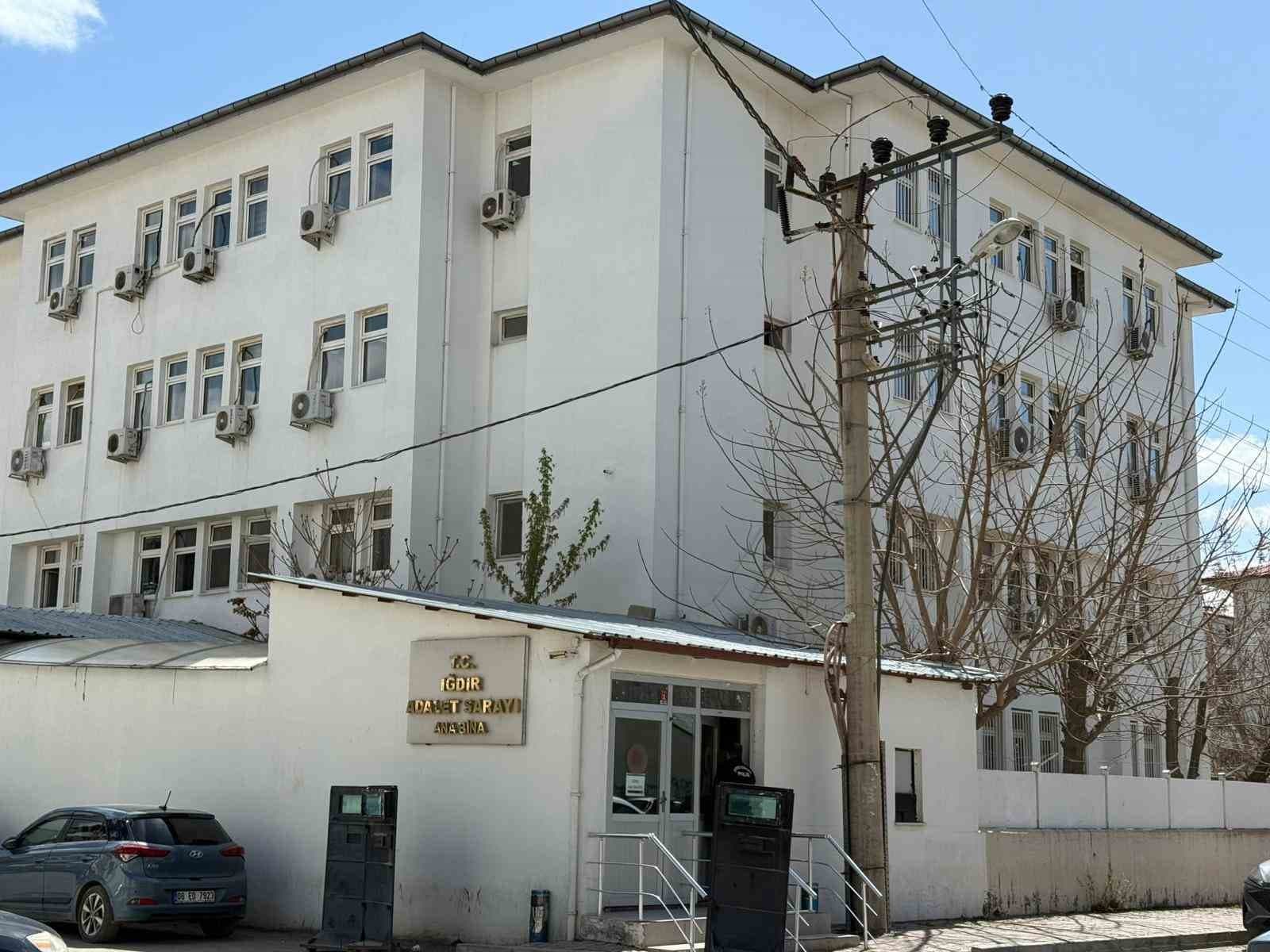 Iğdır’da kavgada gözaltına alınan 21 şüpheli adliyeye sevk edildi