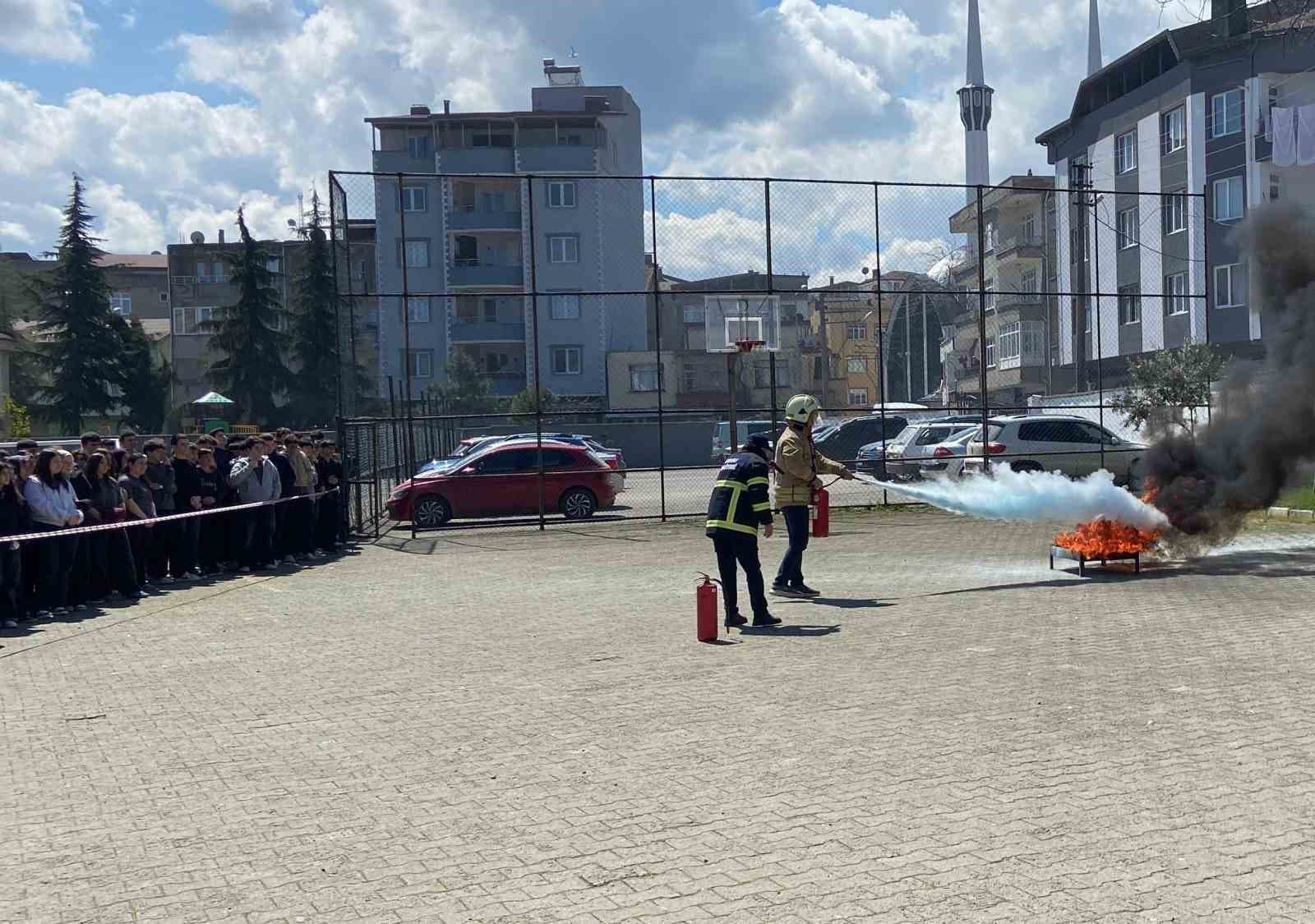 Ordu’da liseli öğrencilere hayat kurtaran yangın tatbikatı