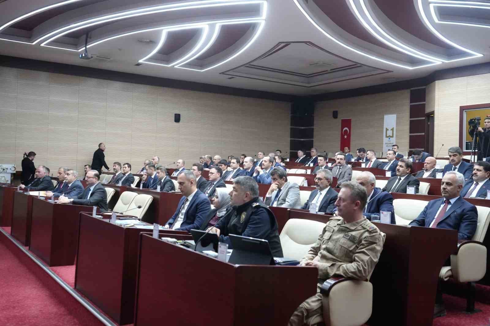 Kamu yatırımları masaya yatırıldı