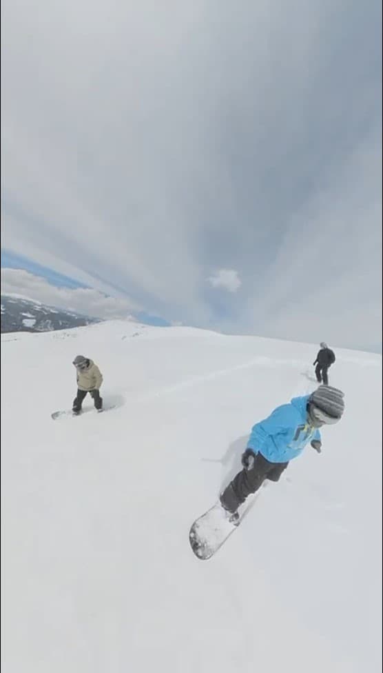 Giresun yaylalarında nisan ayında snowboard keyfi