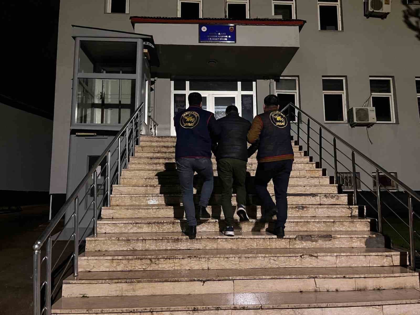 Bingöl’de kesinleşmiş hapis cezası bulunan 3 zanlı yakalandı