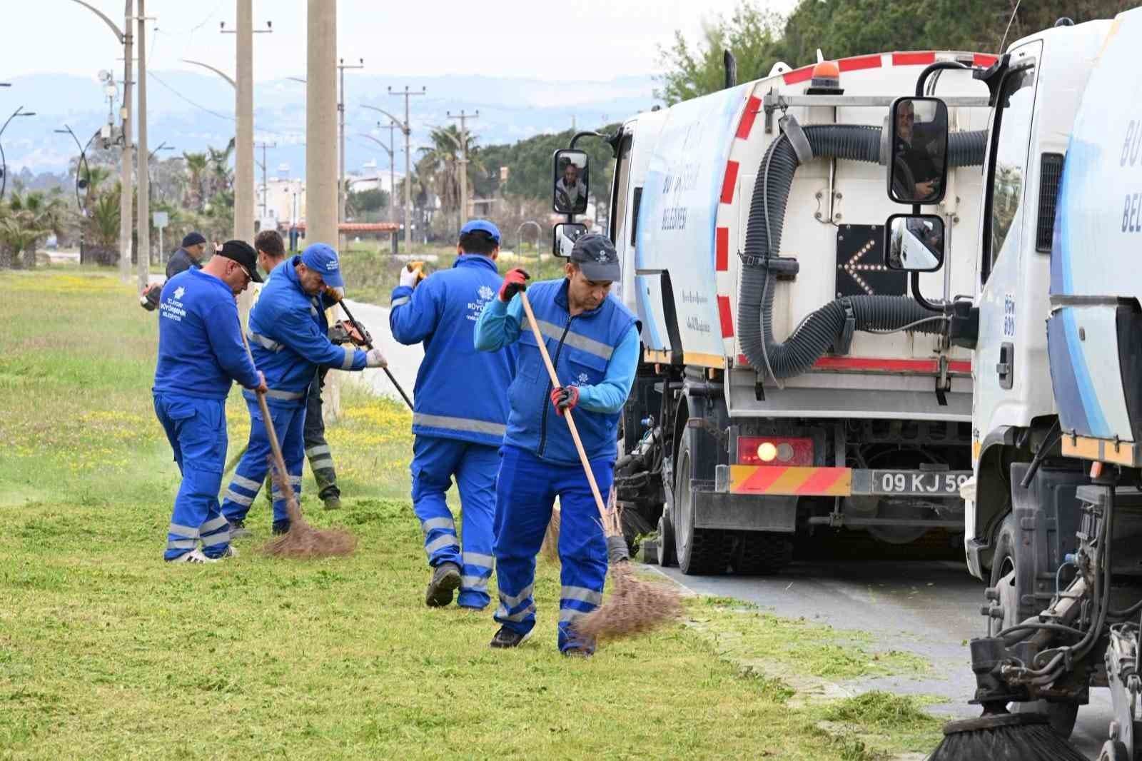 Aydın Büyükşehir Belediyesi Kuşadası’nda çalışmalarını sürdürüyor