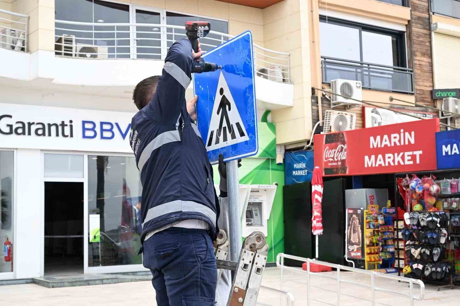 Aydın Büyükşehir Belediyesi Kuşadası’nda çalışmalarını sürdürüyor