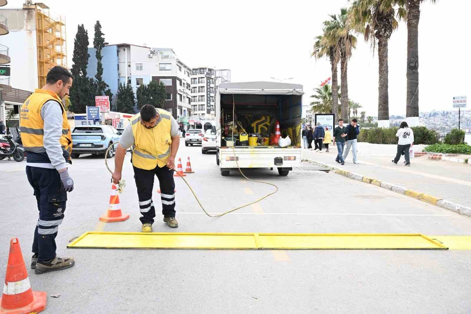 Aydın Büyükşehir Belediyesi Kuşadası’nda çalışmalarını sürdürüyor