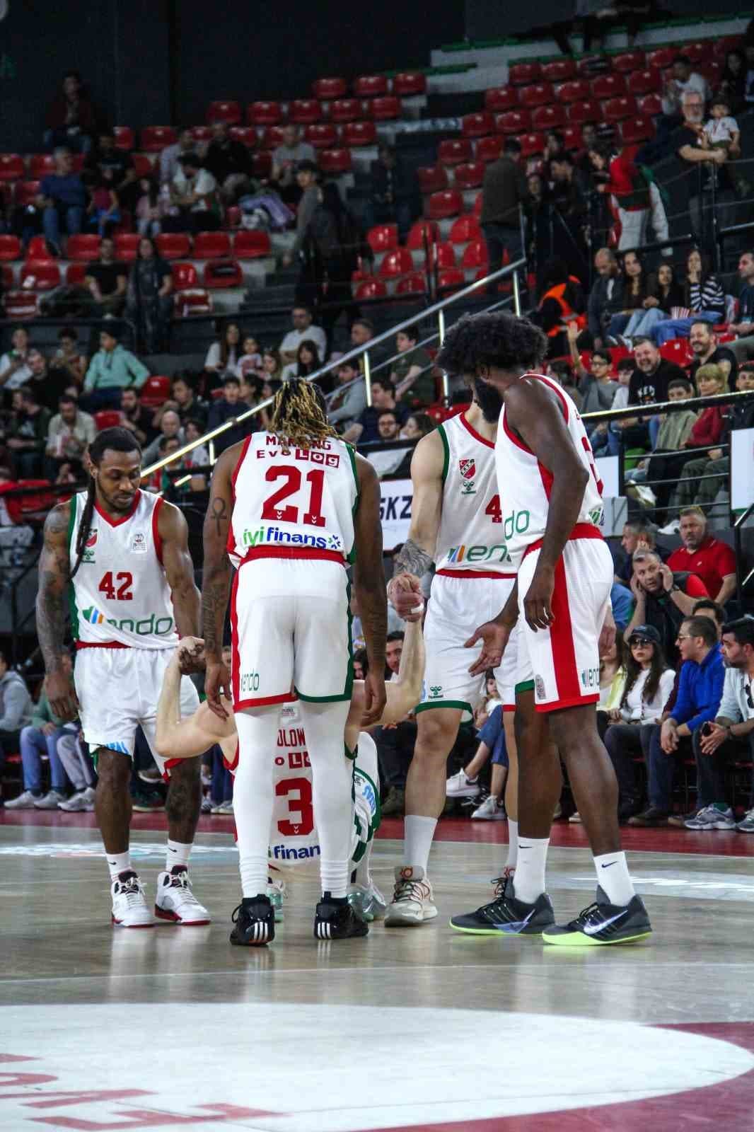 Karşıyaka Basketbol, Bahçeşehir Koleji deplasmanında