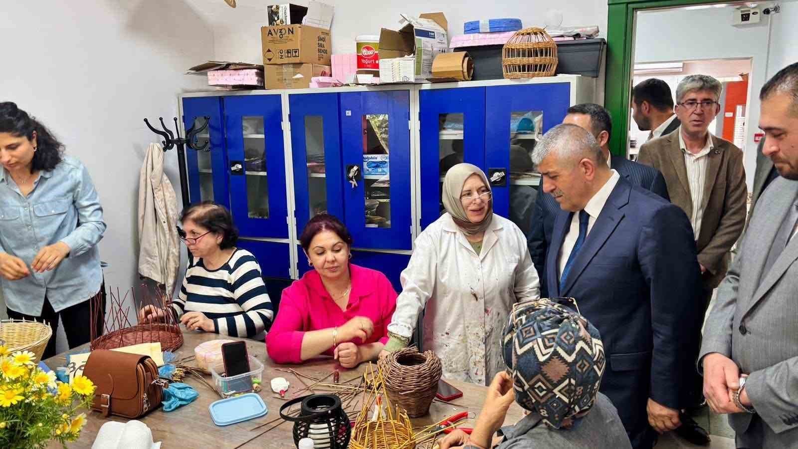 Veysel Şahin Bayındır’da ziyaretlerde bulundu