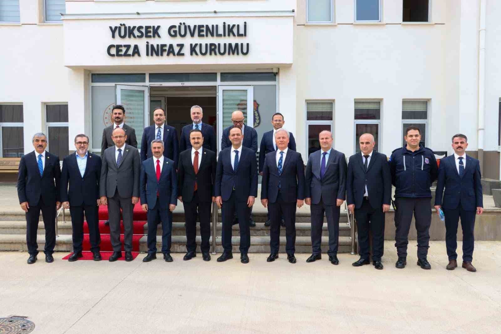 TBMM alt komisyonu İzmir’deki cezaevlerini inceledi
