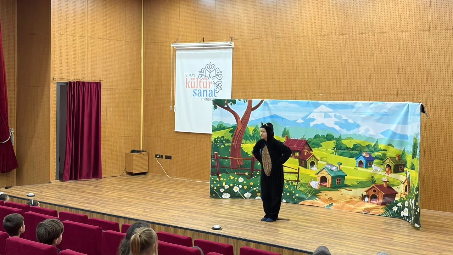 Simav’da 4-6 yaş Kur’an kursu öğrencileri tiyatroyla buluştu