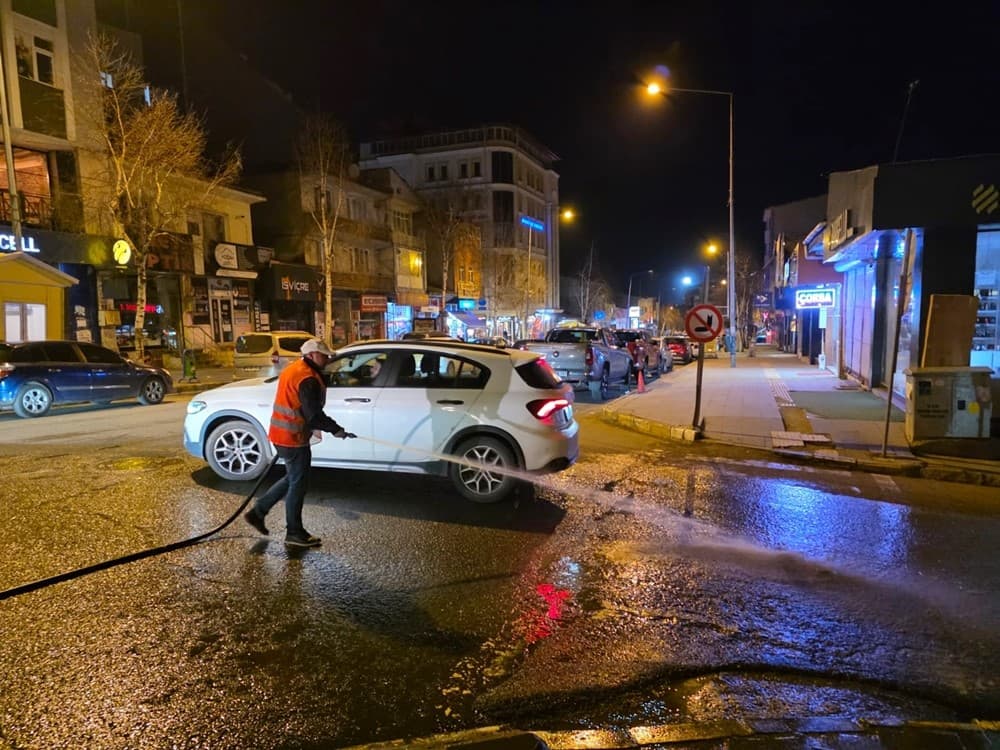 Ardahan’da Belediyeden bahar temizliği