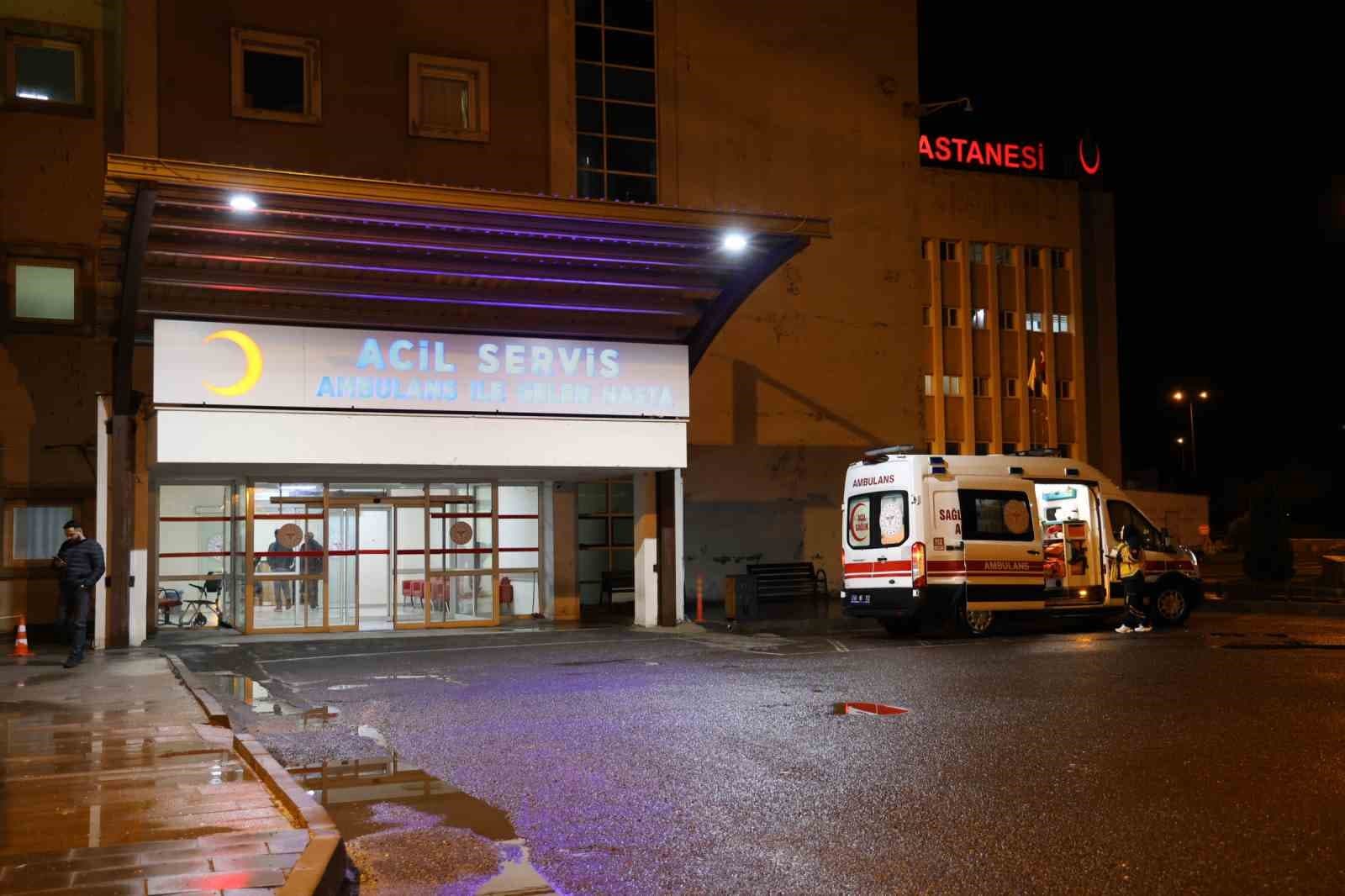Babasını bıçakladı, arkasına bile bakmadan kaçtı