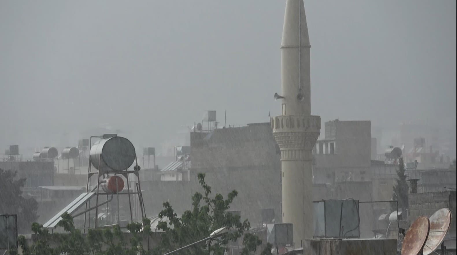 Kilis’te kuvvetli yağış ve sis etkili oldu