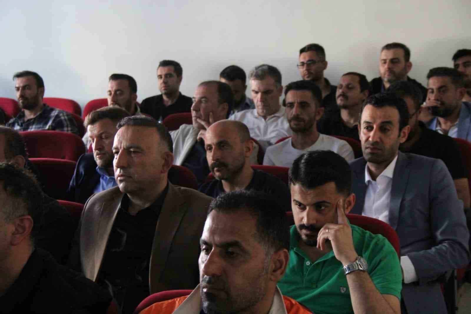Cizre’de ehliyet sınav sorumlularına kritik eğitim