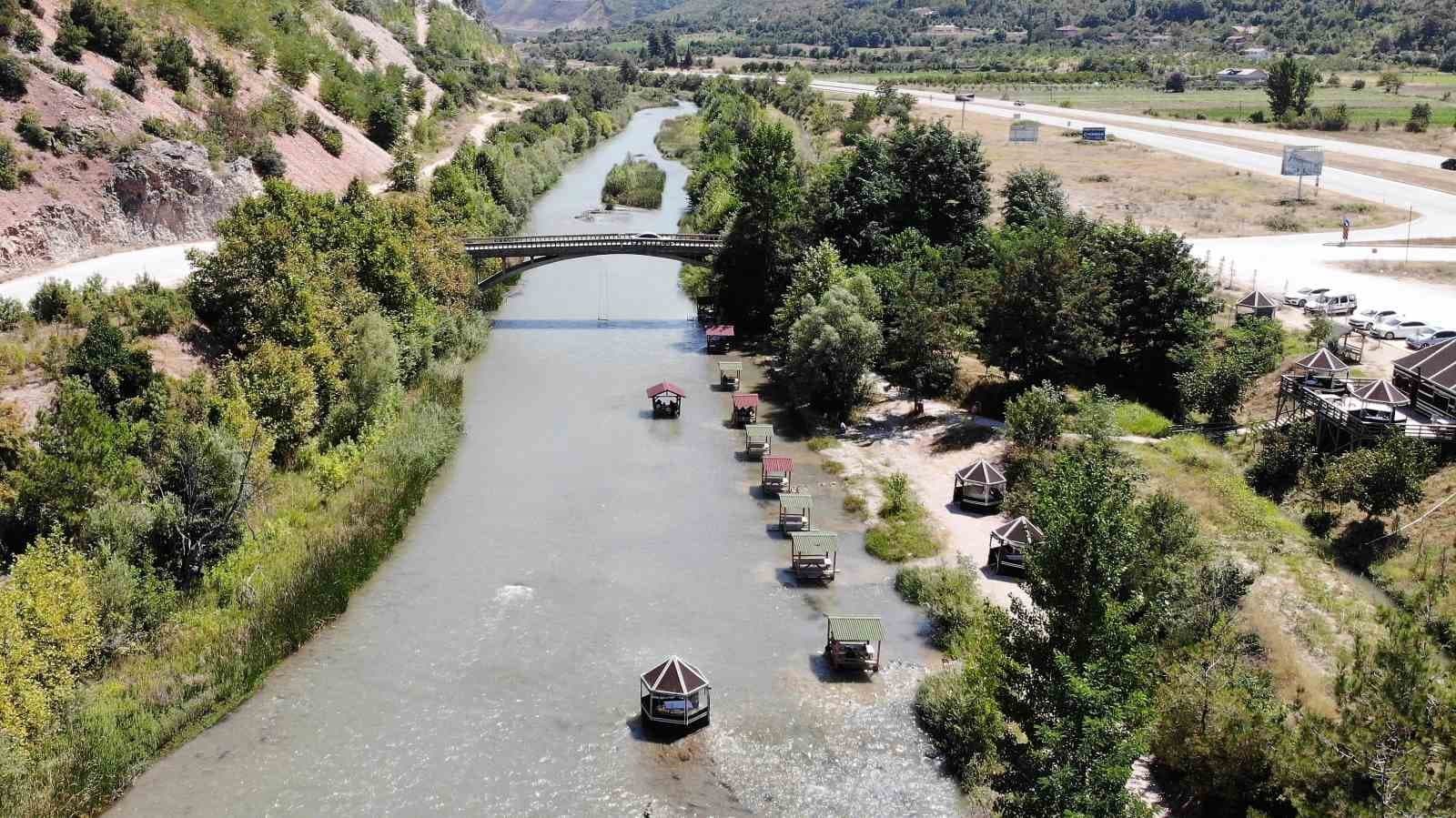 Tokat’ta yazın serinleten kamelyalar sular altında kaldı