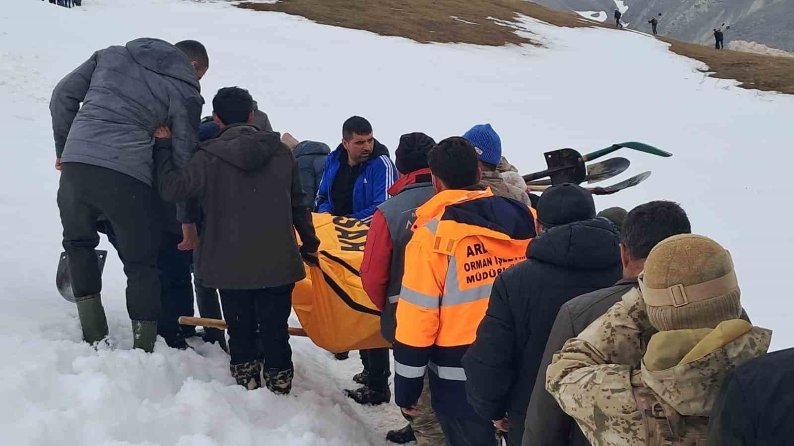 Artvin’de çığ altındaki Bülent Gezer’in cansız bedeni 4 ay sonra kar altından çıkarıldı
