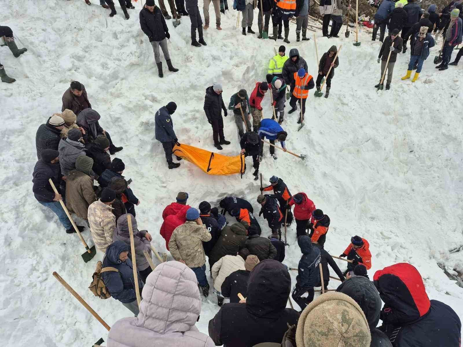 Artvin’de çığ altındaki Bülent Gezer’in cansız bedeni 4 ay sonra kar altından çıkarıldı