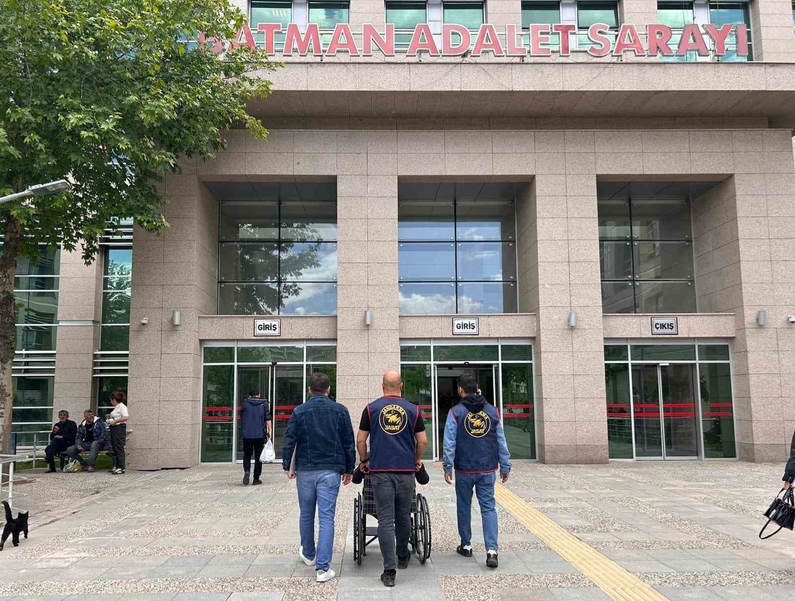 Batman’da 50 yıl kesinleşmiş hapis cezası bulunan şahıs yaşlı bakımevinde yakalandı