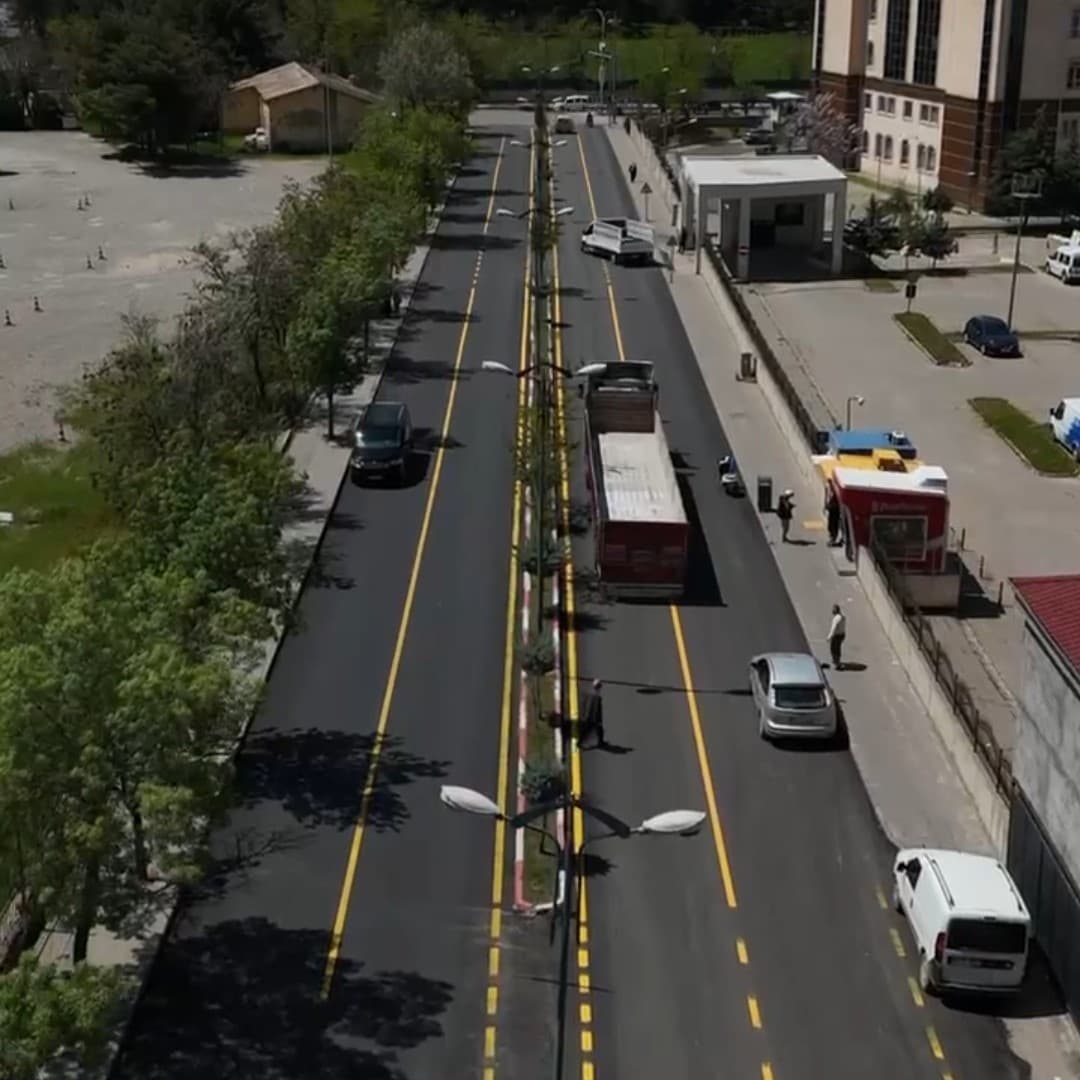 Siirt’te yol yenileme çalışmaları aralıksız sürüyor