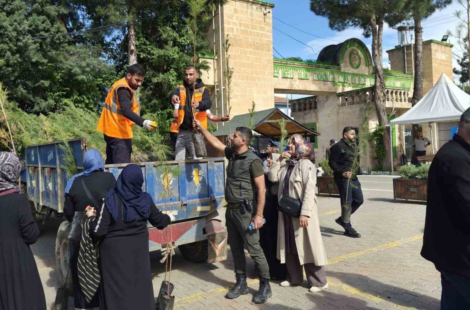 Batman’da mezarlıklarda "Geçmişe Vefa Geleceğe Nefes" Projesi