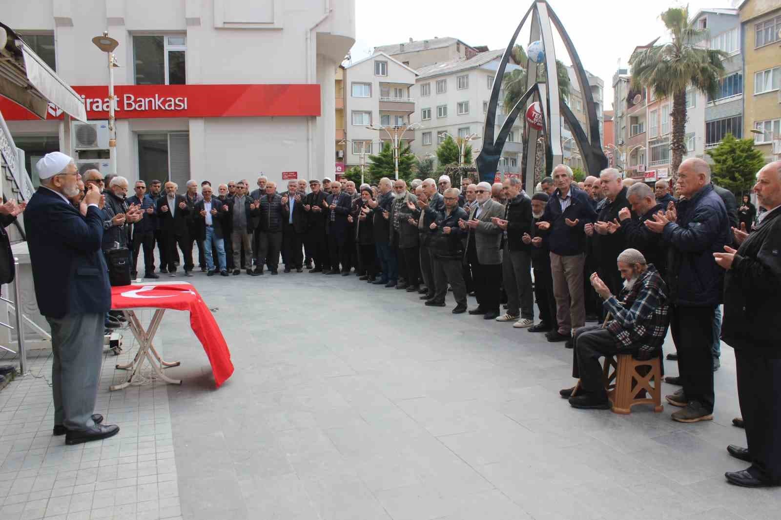 Türkeli’de hacı adaylarına duygusal uğurlama