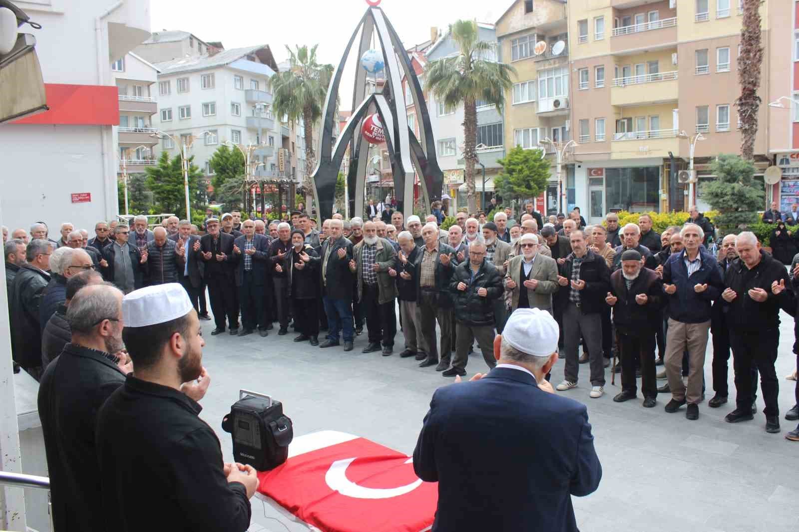 Türkeli’de hacı adaylarına duygusal uğurlama