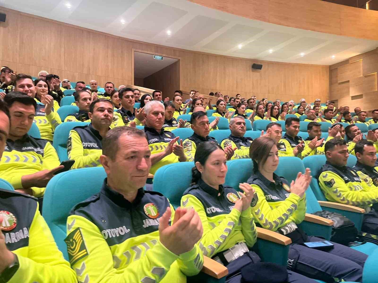 İzmir’de trafik denetimleri sonucu ölümlü kaza oranı yüzde 31 düştü