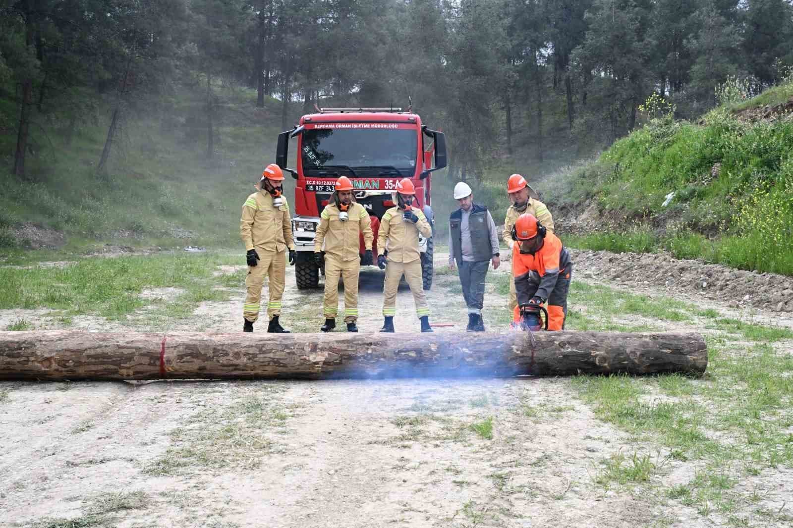 Ateş savaşçıları dayanıklılık ve hünerlerini sahada gösterdi