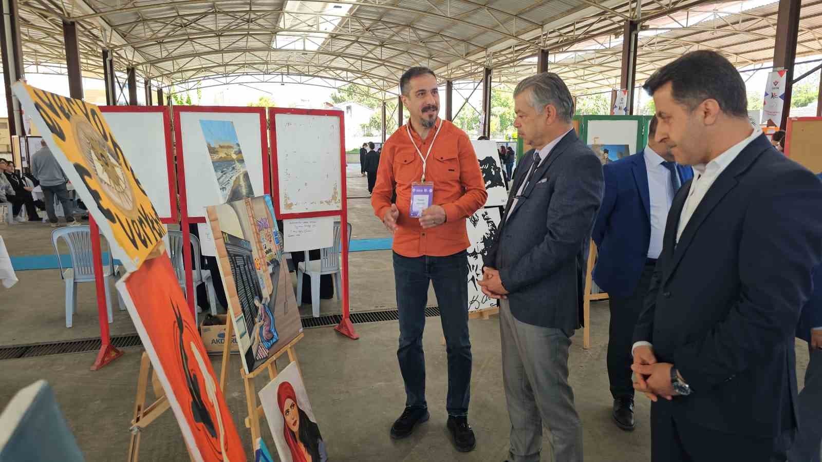 Nazilli’de bilim fuarında öğrenciler projelerini sergilendi