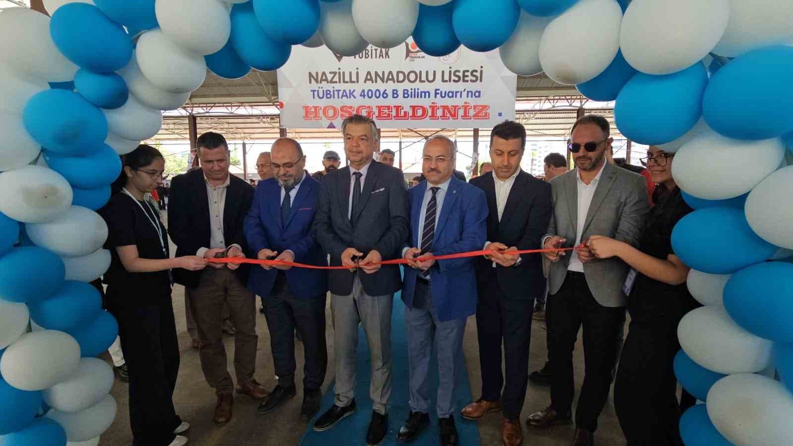 Nazilli’de bilim fuarında öğrenciler projelerini sergilendi
