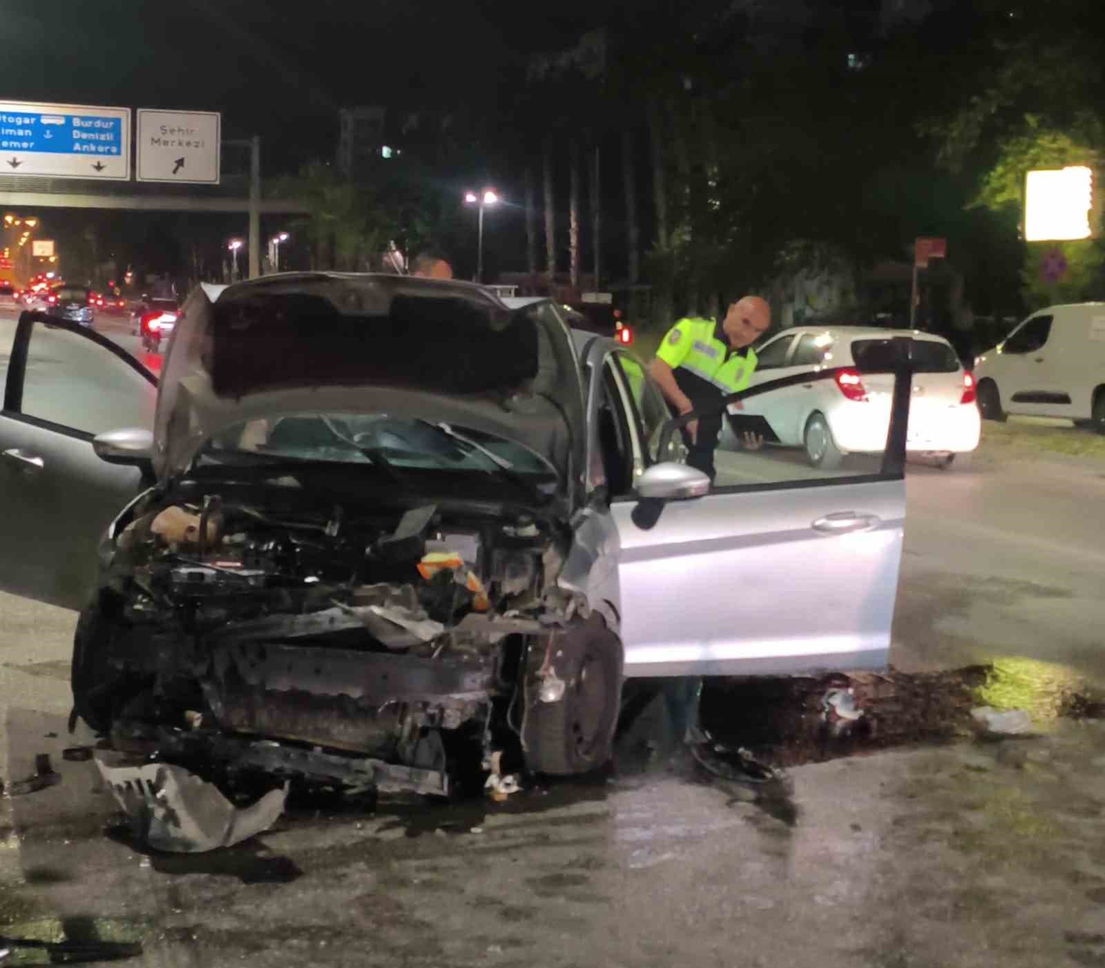 Aracın hurdaya döndüğü kazayı burnu bile kanamadan atlattı
