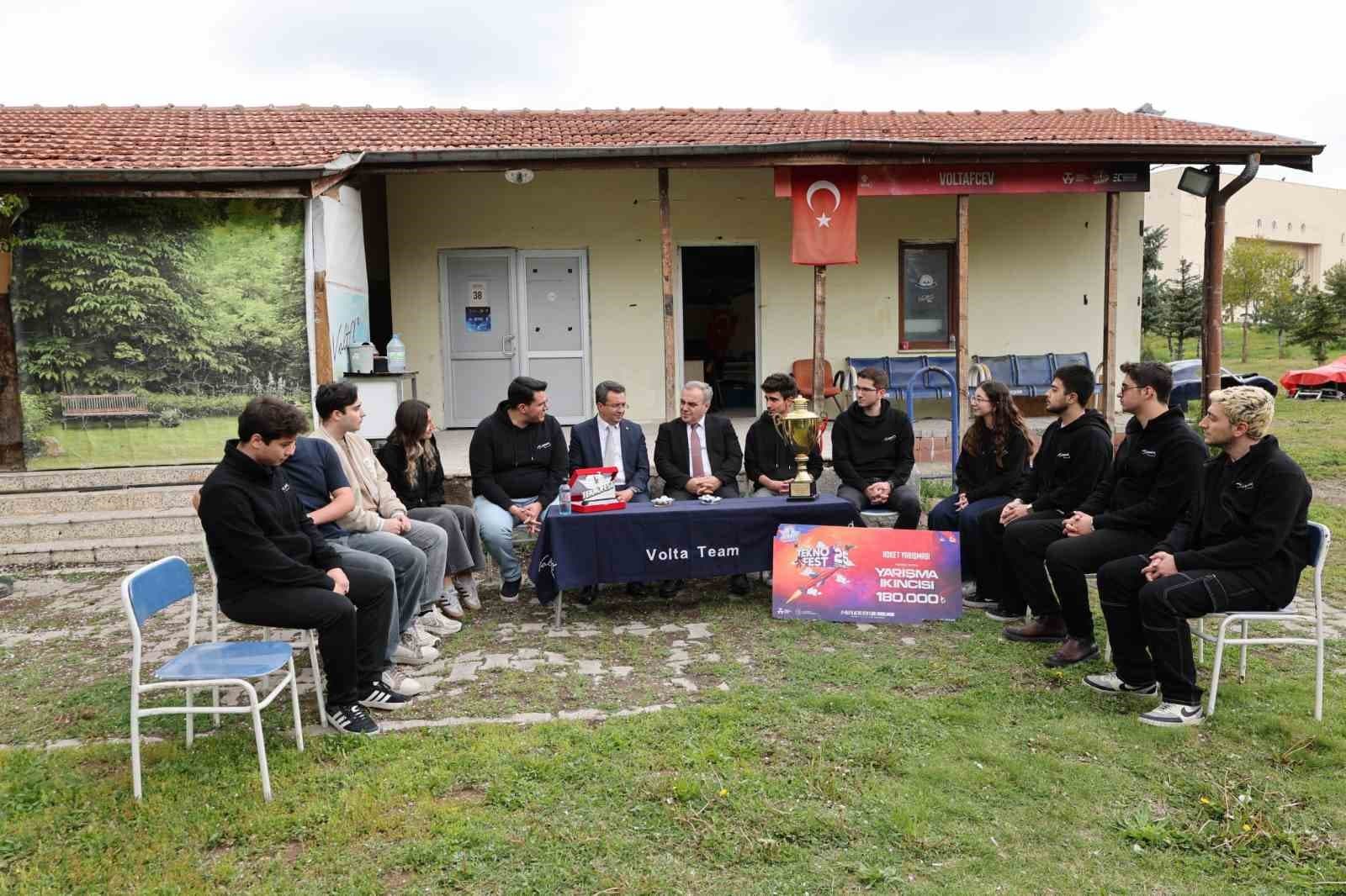Rektör Prof. Dr. Altun öğrenci ziyaretlerini sürdürüyor