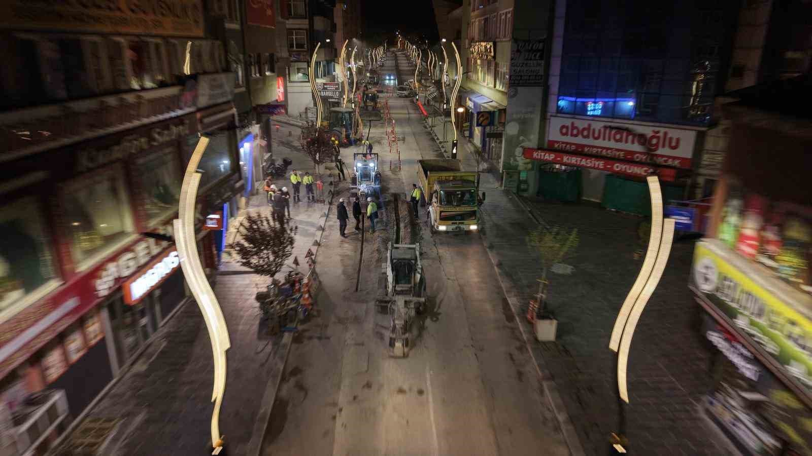 Karabük’te altyapı yenileme çalışmaları geceleri devam ediyor