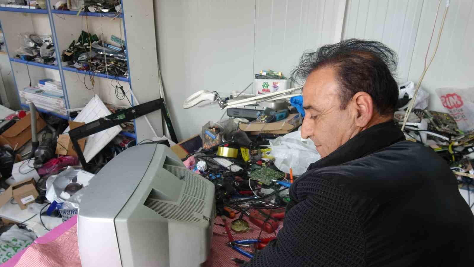 Televizyon tamirciliği dijitalleşmeye direniyor