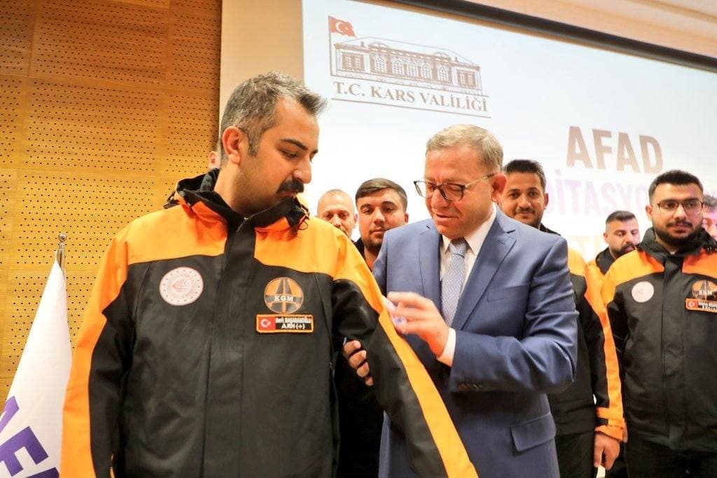 Kars’ta KARAKURT ekibine resmi arma: Afetlere hazır güç sahada