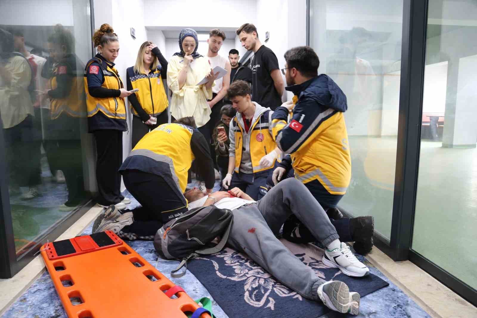 Avrasya Üniversitesi’nde ilk ve acil yardım tatbikatı gerçekleştirildi