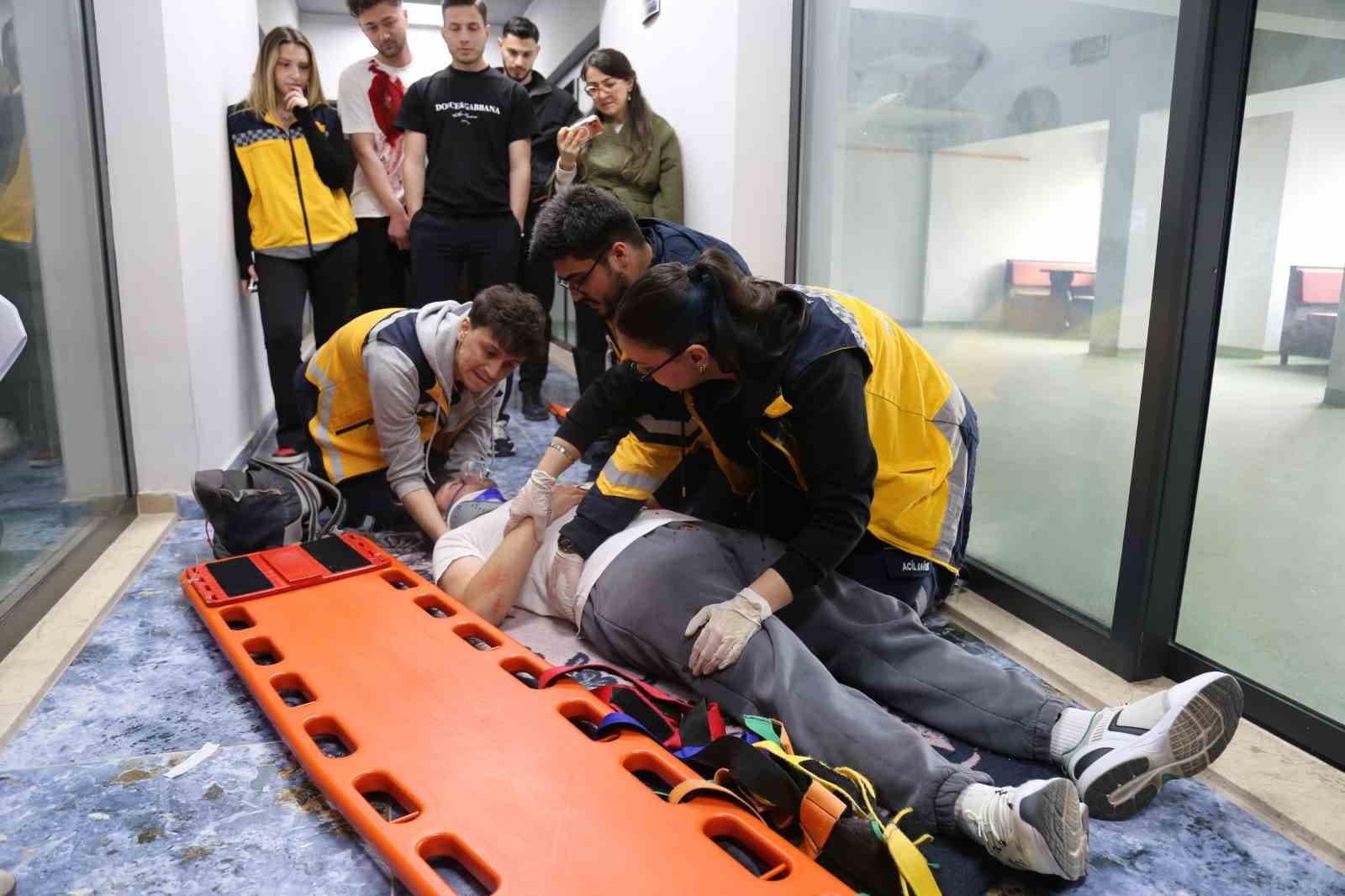 Avrasya Üniversitesi’nde ilk ve acil yardım tatbikatı gerçekleştirildi