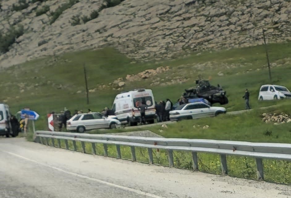 Diyarbakır’da mezuniyet kutlamasına giden öğrenciler kaza yaptı: 6 yaralı