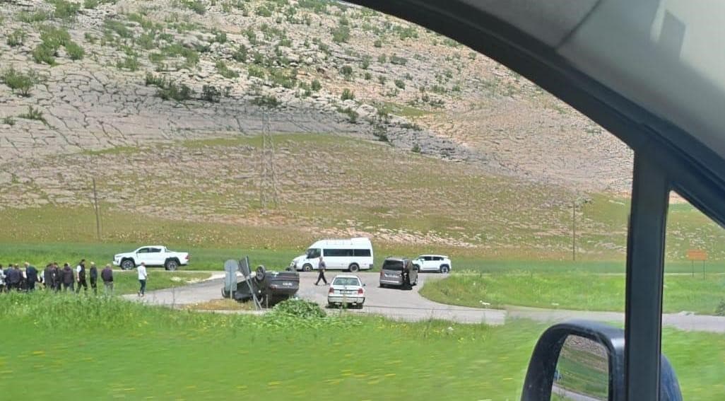 Diyarbakır’da mezuniyet kutlamasına giden öğrenciler kaza yaptı: 6 yaralı