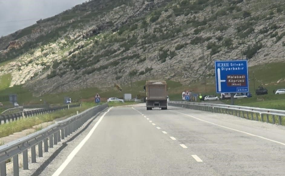 Diyarbakır’da mezuniyet kutlamasına giden öğrenciler kaza yaptı: 6 yaralı