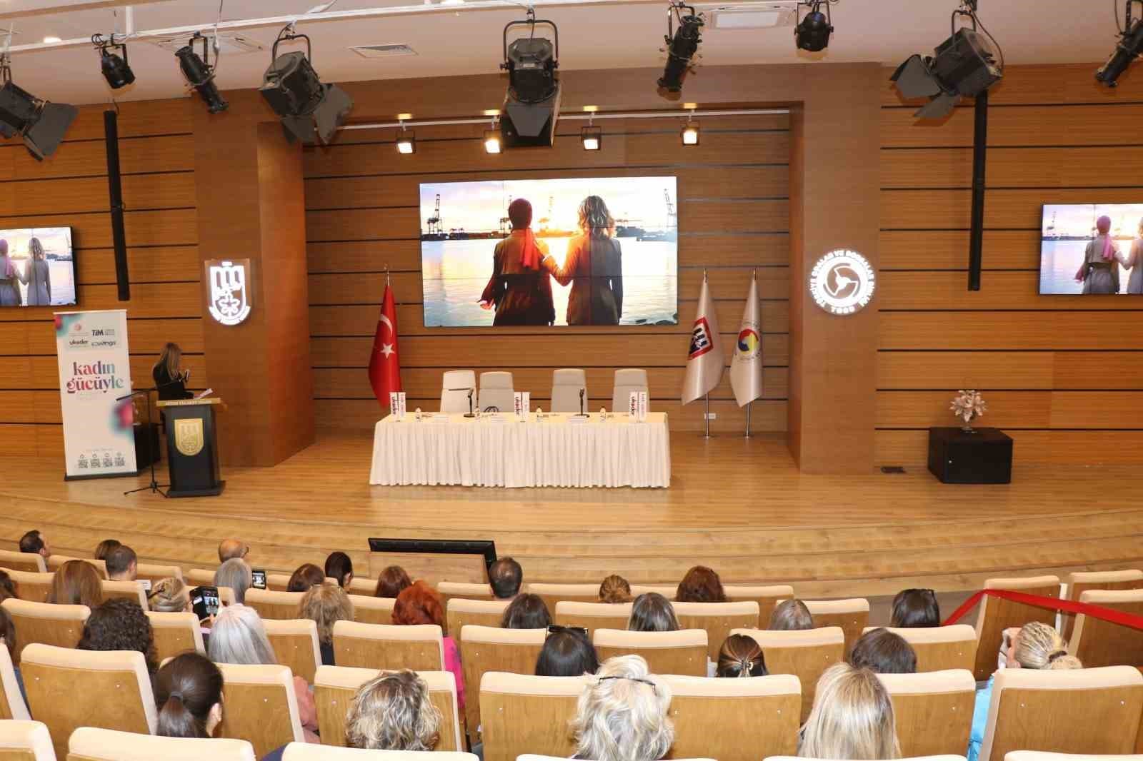 AYTO’da kadınlara dış ticaret eğitimi