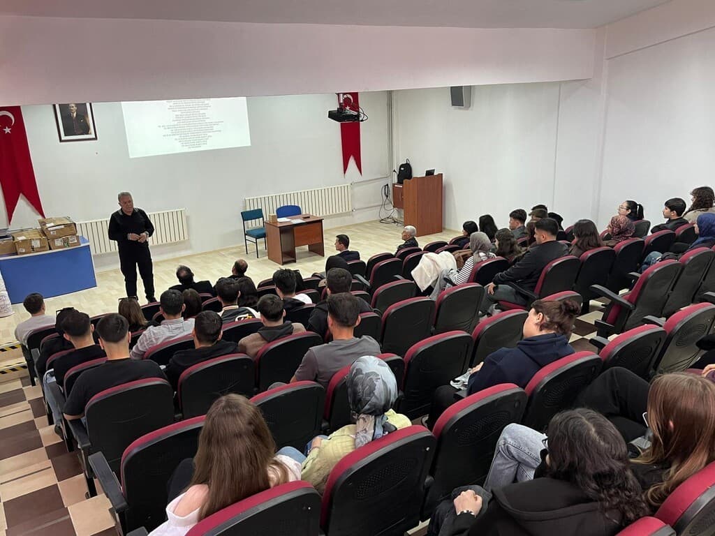 Hisarcık MYO’da "İSG Kariyer Köprüsü: Okuldan Sahaya" başlıklı söyleşi düzenlendi
