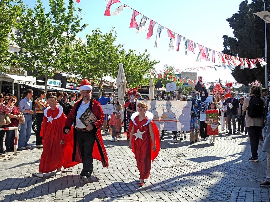 Çeşme’de 3. Kitap Takas Şenliği