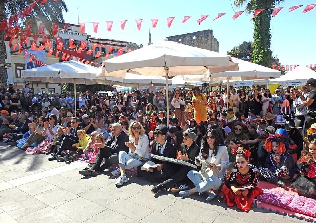 Çeşme’de 3. Kitap Takas Şenliği