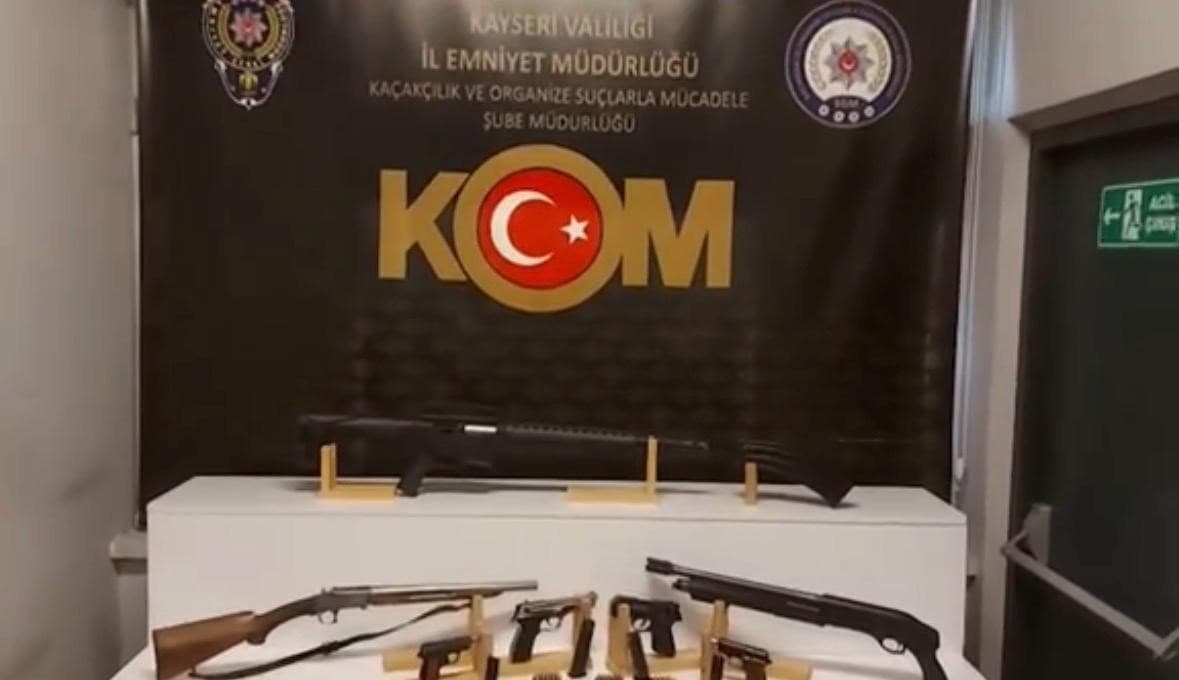 Kayseri’de silah ticareti yapan 2 şahıs yakalandı